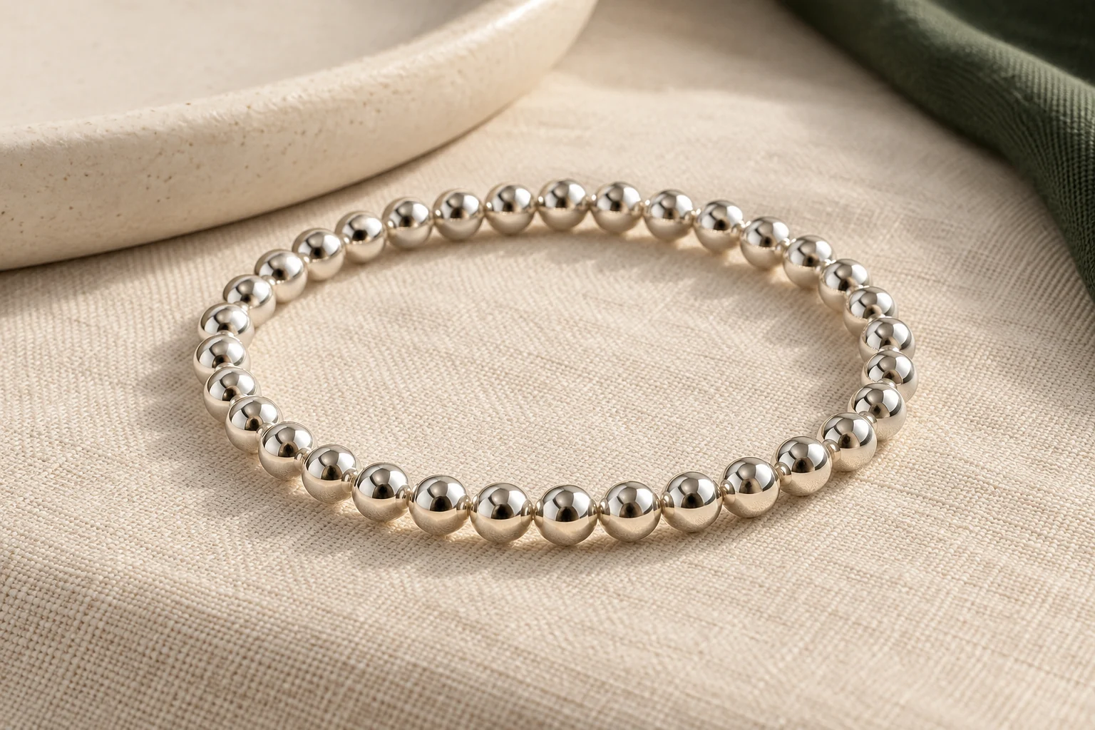 Round-bead bracelet